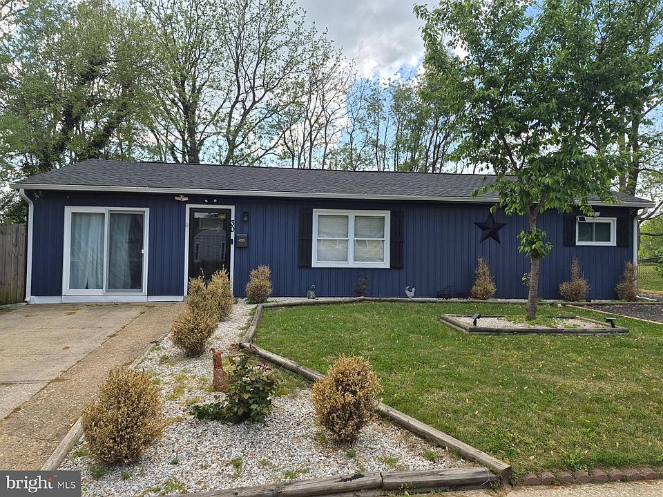 1st image of 30 Wayne Dr