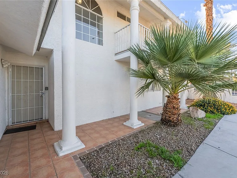 2419 Vegas Valley Dr — Photo 4