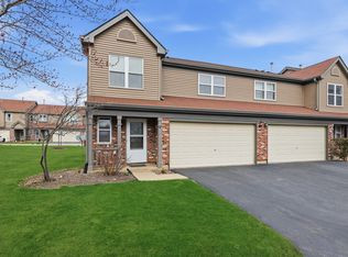 760 E Whispering Oaks Dr, Palatine, IL 60074