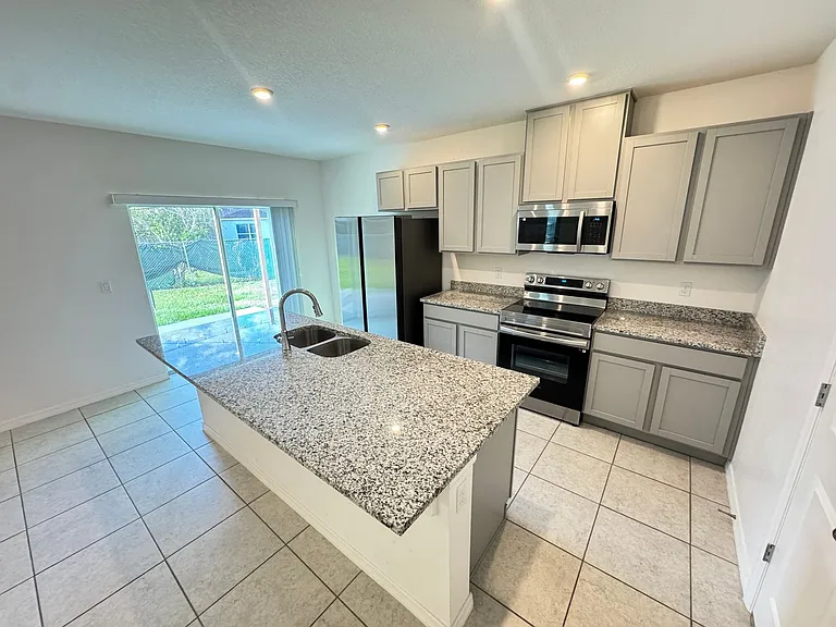 320 Mariana Way — Photo 8