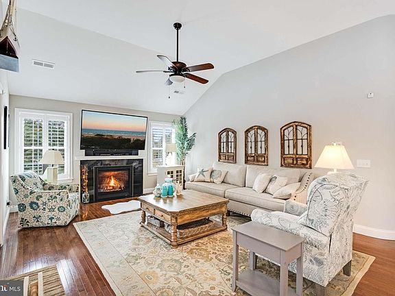 4th image of 23201 Joseph Ln