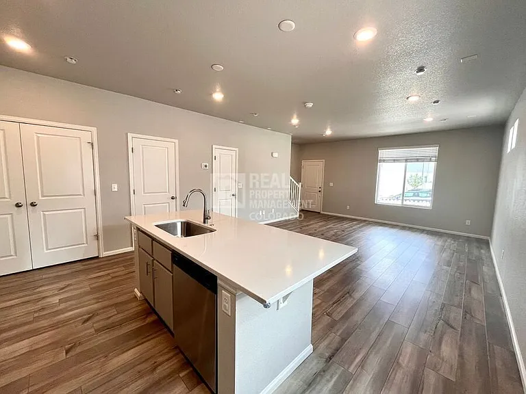9286 Henson Pl — Photo 5
