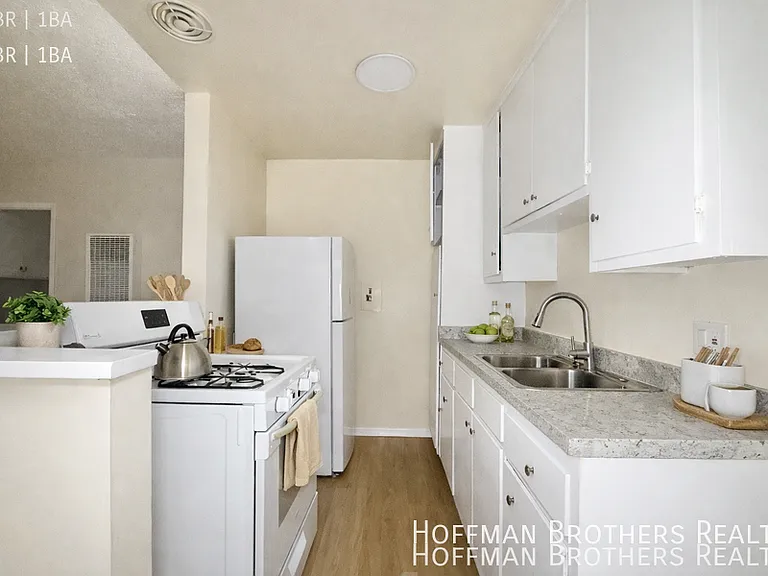 1550 S Westgate Ave #1 — Photo 2