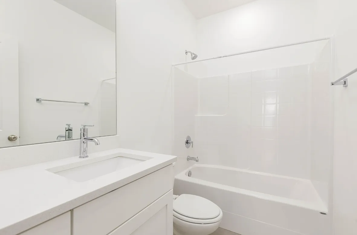 3 bed, 1984 sqft, $2,500 — Photo 1