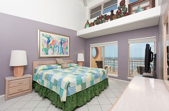 3rd image of 4400 Gulf Blvd APT 502