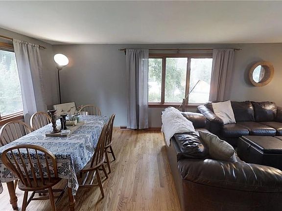 3rd image of 217 Willow Ln