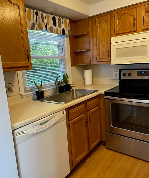 2422 Sycamore Ln — Photo 6