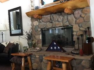 513 Riverside Ave, Sugarloaf, CA 92386