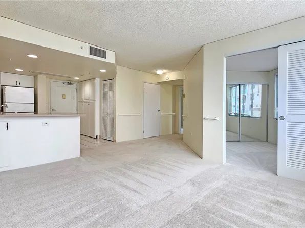 1314 Kalakaua Ave APT 506, Honolulu, HI 96826