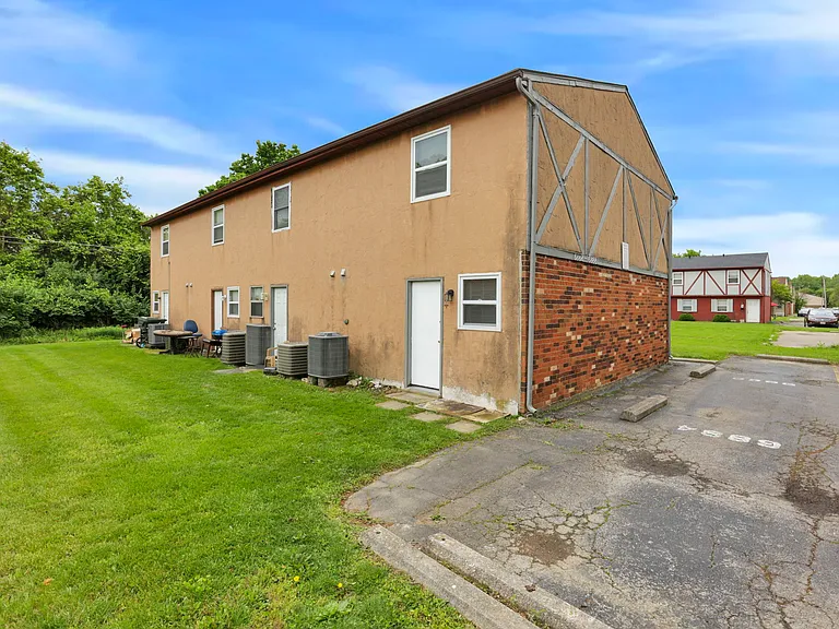 6882 Garden Terrace Rd — Photo 10