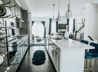 2833 Ridington Rd, Ann Arbor, MI 48105