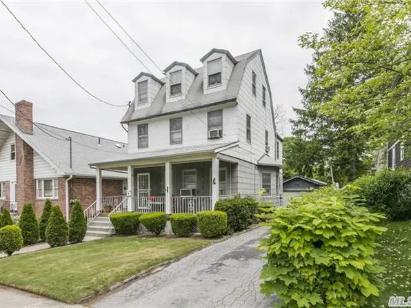 1311 154th St, Whitestone, NY 11357