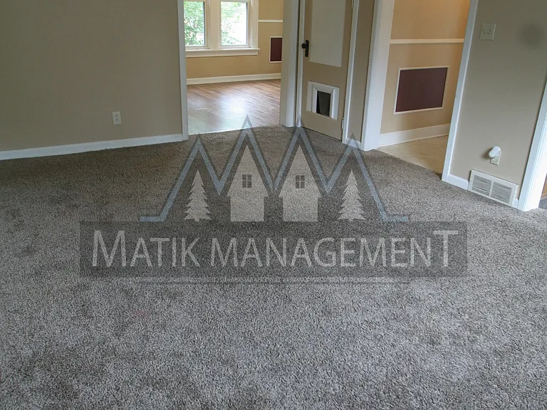 16 9th Ave NE #1 — Photo 7