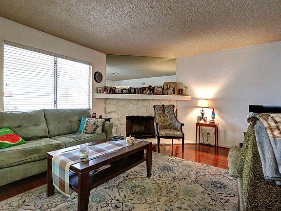 5th image of 1401 Cinder Rock Dr Unit 102