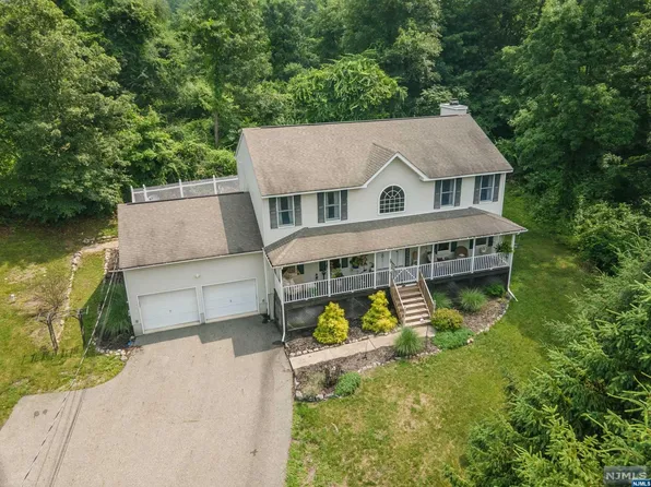 96 Greenhill Rd, Vernon, NJ 07462