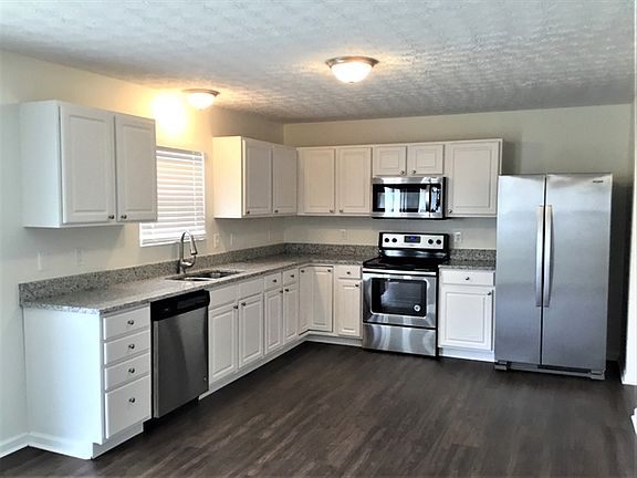 5th image of 932 McMunn St
