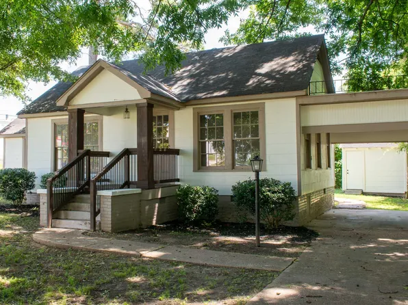 110 Lawndale Dr, Tupelo, MS 38801