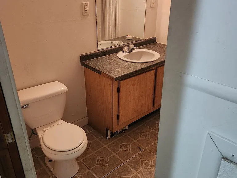 644 Putnam Ave #1 — Photo 7