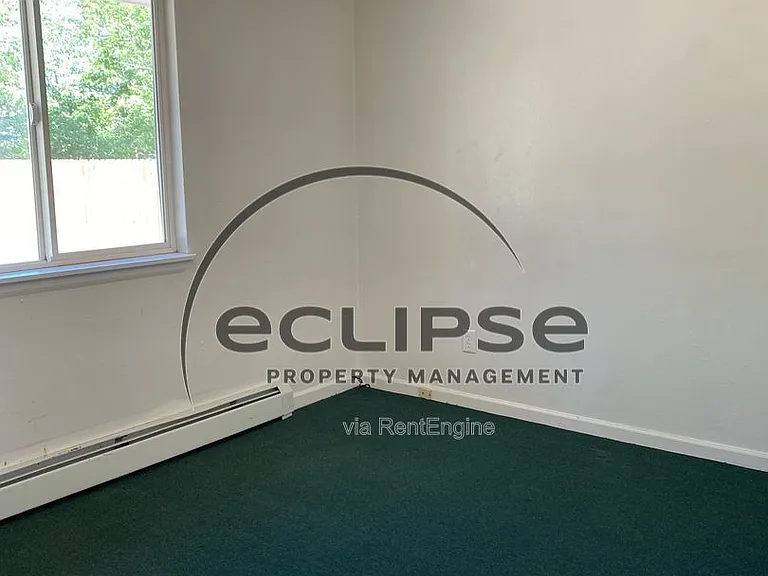 1005 Denver Ave — Photo 12