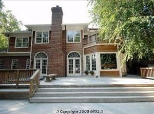 7218 Braddock Rd, Annandale, VA 22003