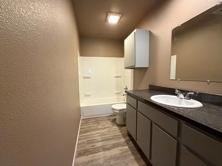 2205 Cedar Ave — Photo 7