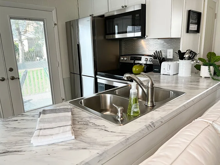 2143 Winston Ave — Photo 11