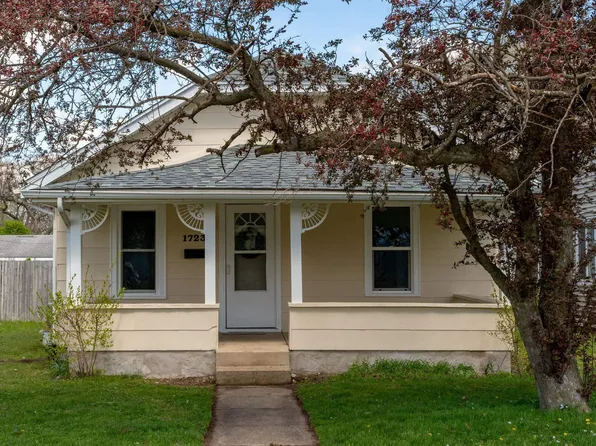 1723 E Calvert St, South Bend, IN 46613