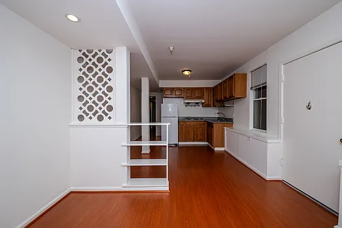 1330 Pine St Photo 1