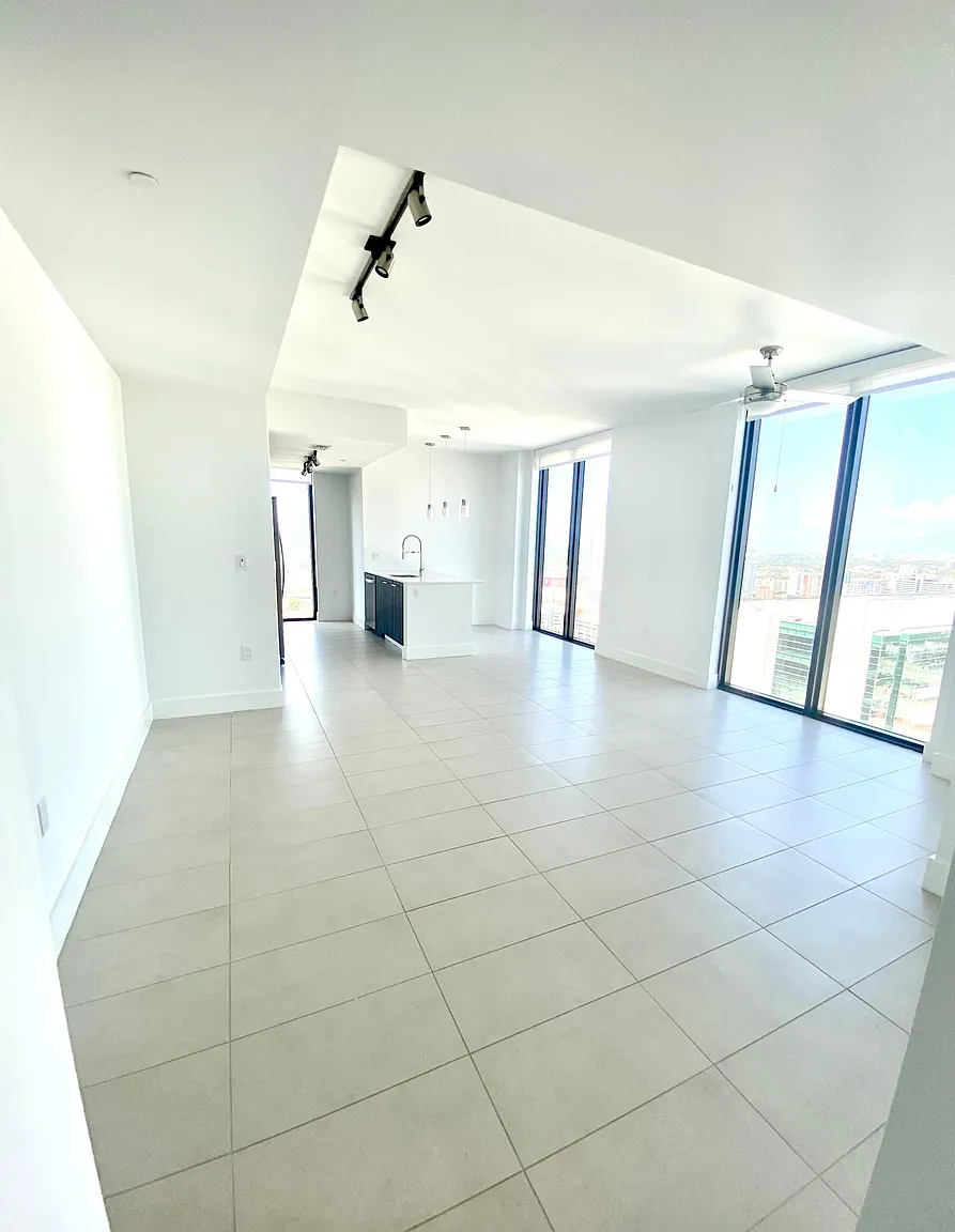 400 NW 1st Ave Miami, FL, 33128 - Apartments for Rent | Zillow