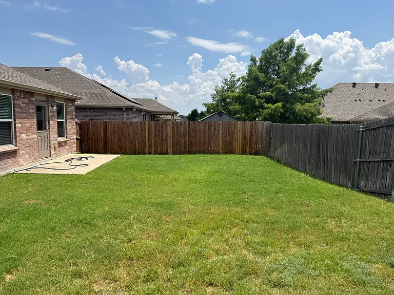 1804 Gayla Creek Dr — Photo 14