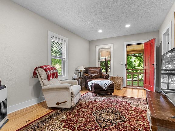 11th image of 1097 Mount Zion Rd