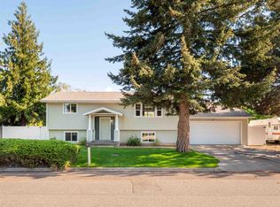 26616 E Queen Rd, Newman Lake, WA 99025