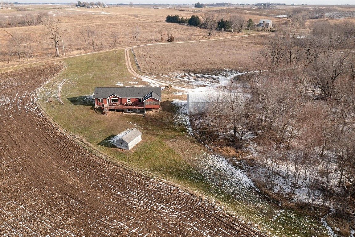 1998 Valley Farm Ln, Coggon, IA 52218 Zillow