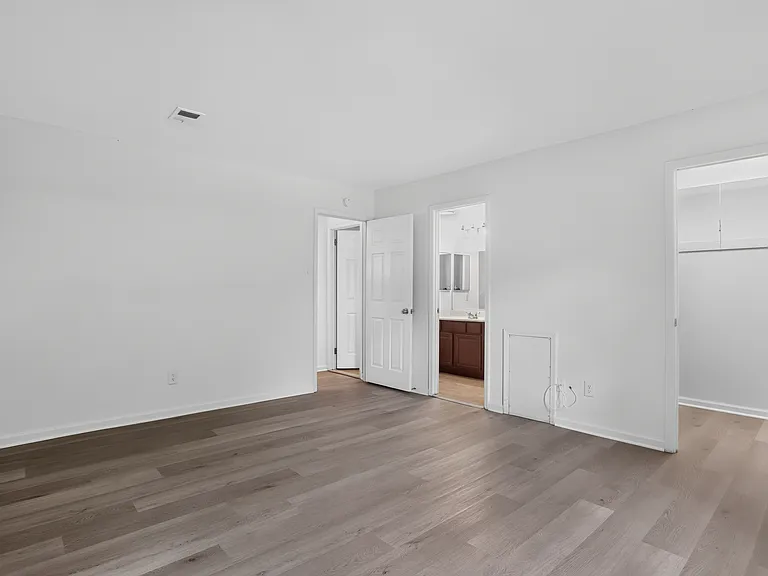 69 Ramsgate Ct — Photo 23
