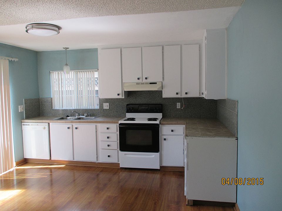 2nd image of 329 Vineyard Dr