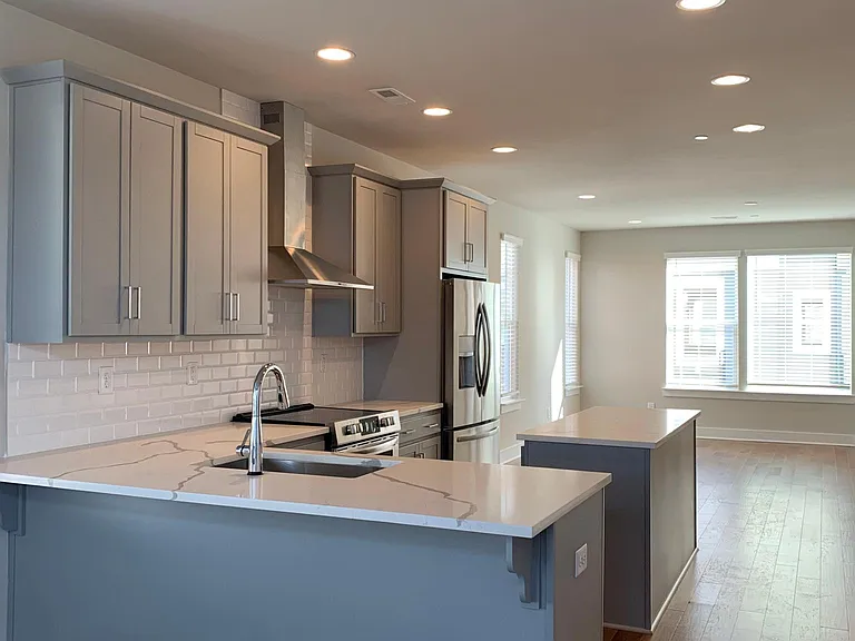 4113 Bryant Terraces Dr — Photo 2