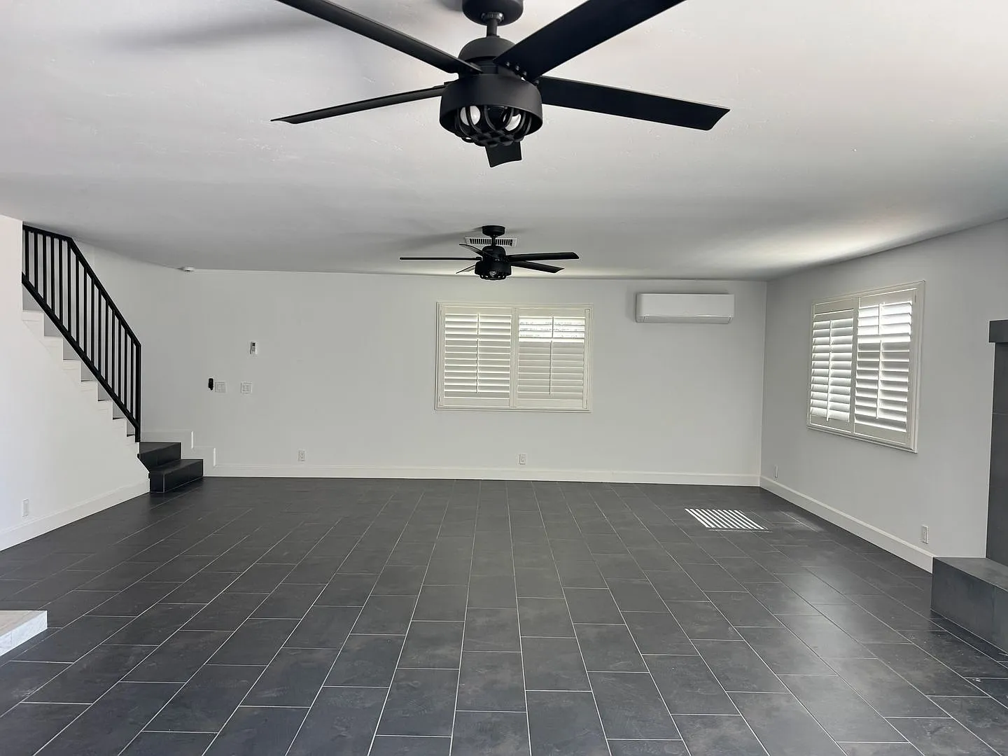 PC - 6897 Adams — Photo 2