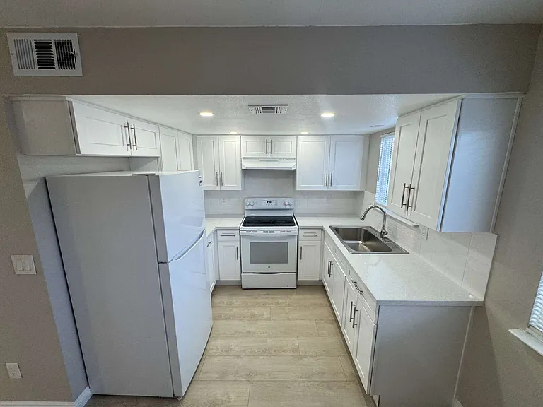 3610 Cecile Ave #B — Photo 5