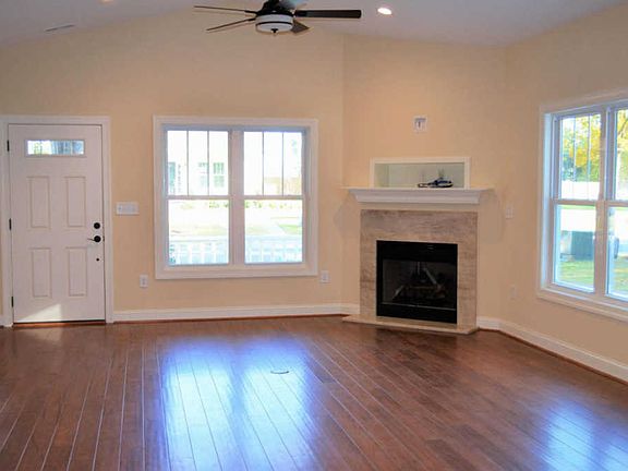 2nd image of 109 Sea Grove Ln