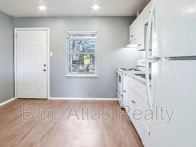 1212 Riverview Dr #B — Photo 5