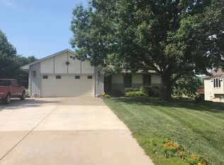 7000 SW 33rd St, Topeka, KS 66614