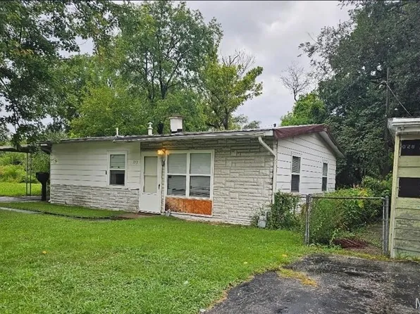 313 Saint Leonard Dr, Cahokia, IL 62206
