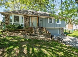 400 NW Shamrock Ave, Lees Summit, MO 64081