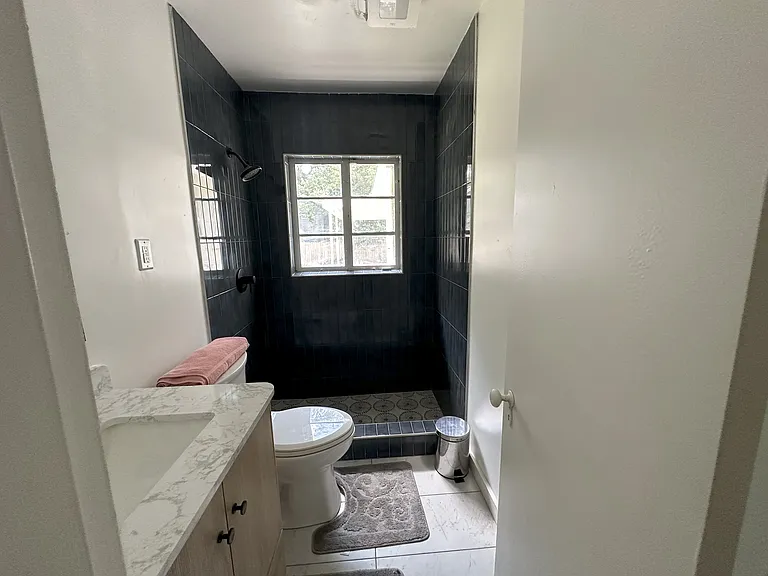 1459 Dauphin St — Photo 13