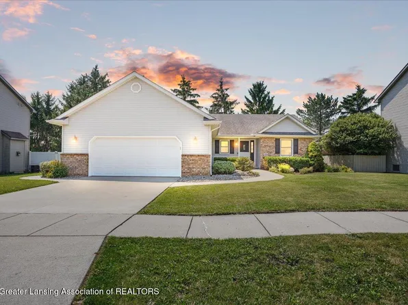 1018 Candela Ln, Grand Ledge, MI 48837