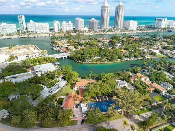 5005 Lakeview Dr, Miami Beach, FL 33140