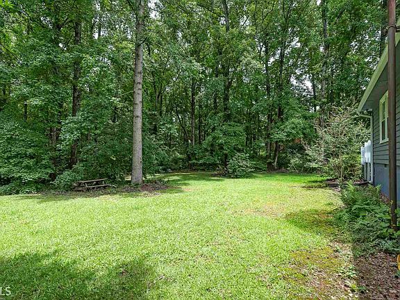 3rd image of 15 Gentry Dr