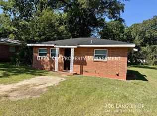 706 Langley Dr, Dothan, AL 36301