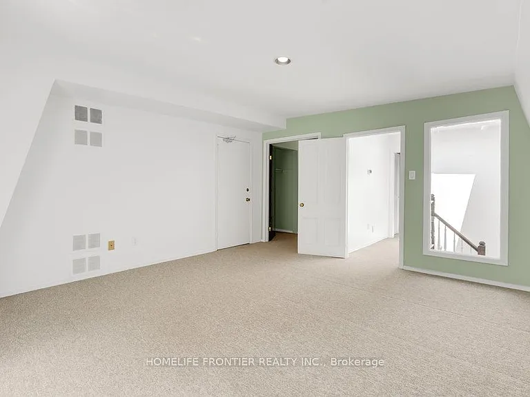 17 Teddington Park Ave W #3 — Photo 28