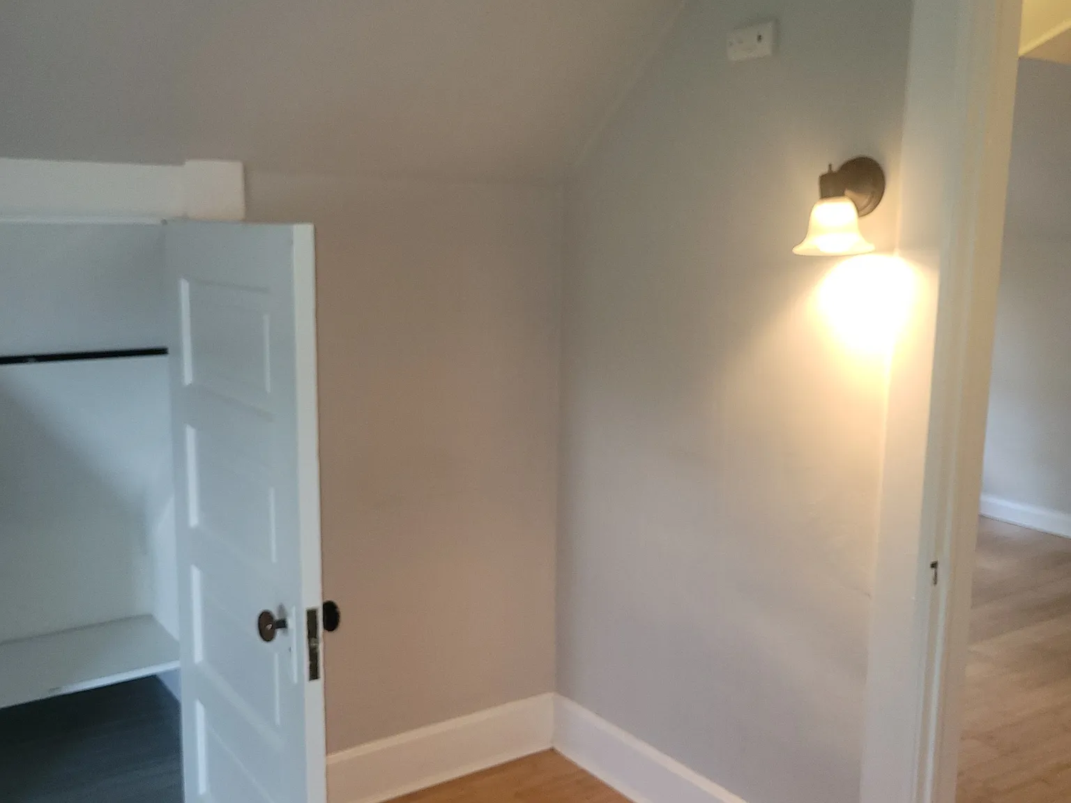 1 bed, $1,000 — Photo 1